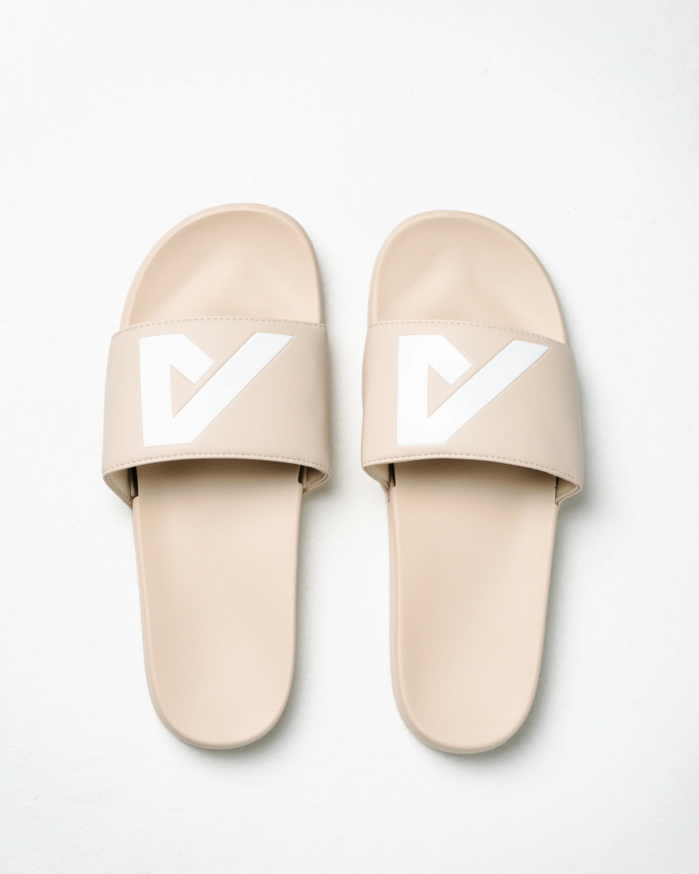3267-alpha-slides-cream-white-1.webp Alpha Slides - Cream / White