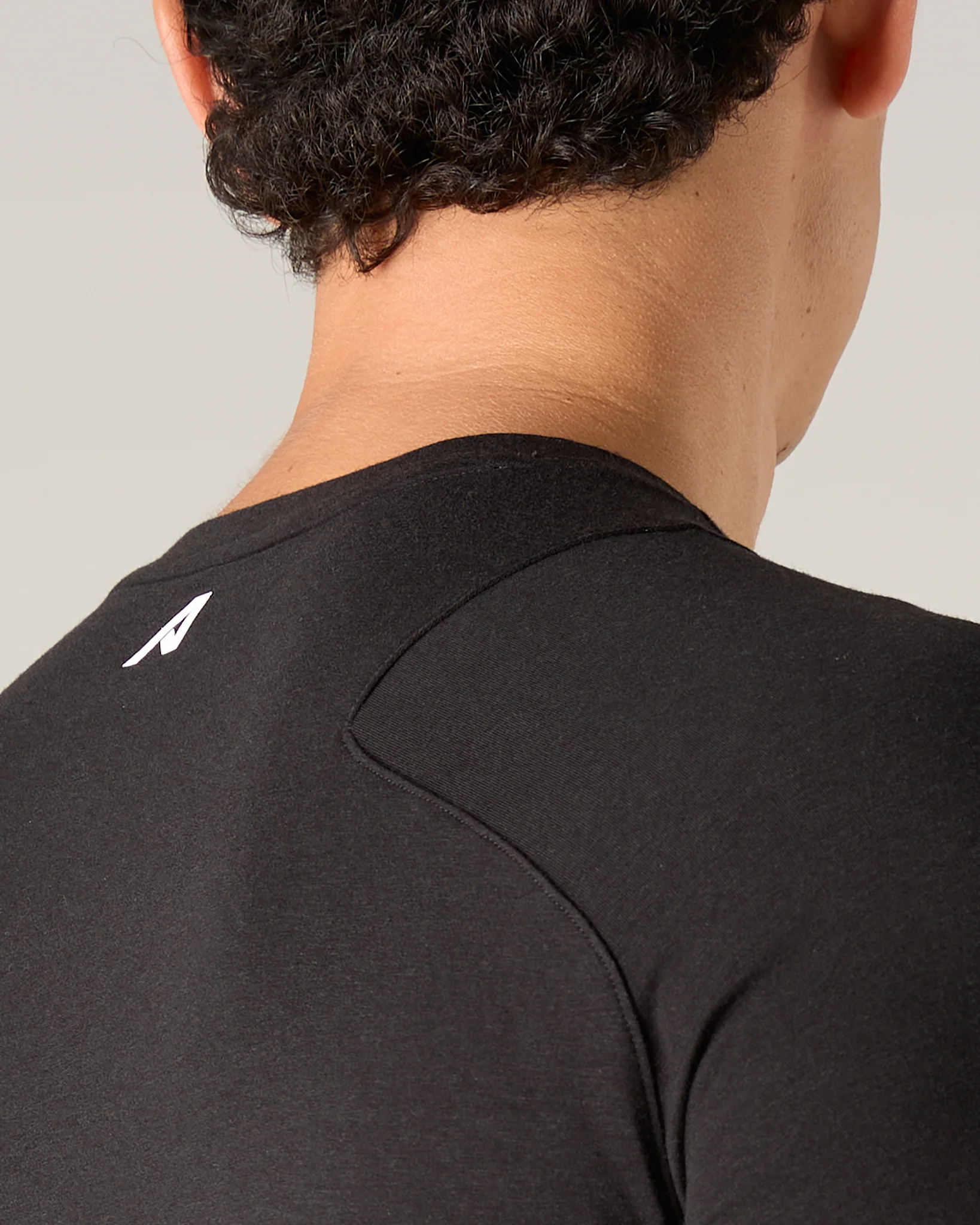 Essential LS Tee - Black