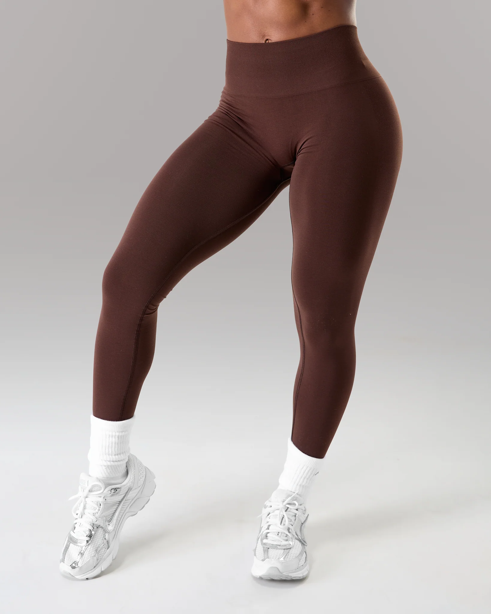 6153-amplify-mid-rise-legging-espresso-2.webp Amplify Mid Rise Legging - Espresso