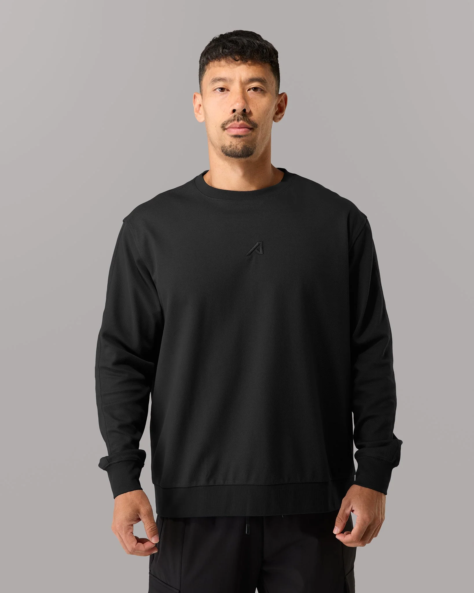 84-reverse-terry-crew-black-1.webp Reverse Terry Crew - Black