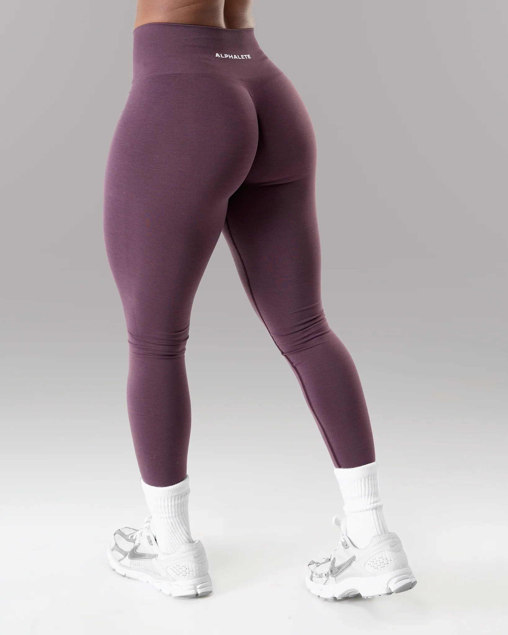 8546-amplify-mid-rise-legging-black-garnet-1.webp Amplify Mid Rise Legging - Black Garnet