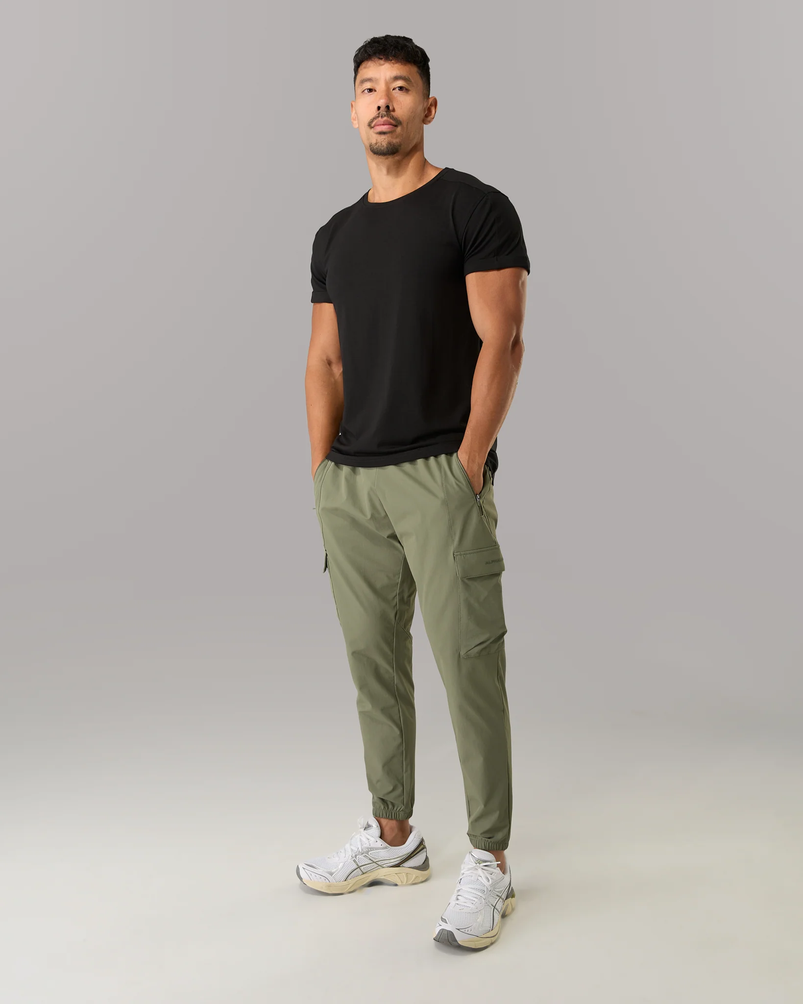 962-tech-cargo-pant-pine-2.webp Tech Cargo Pant - Pine